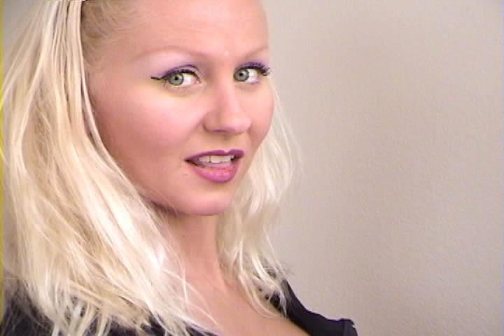 15P Cum Swallowing whore Trixie gulping a load!