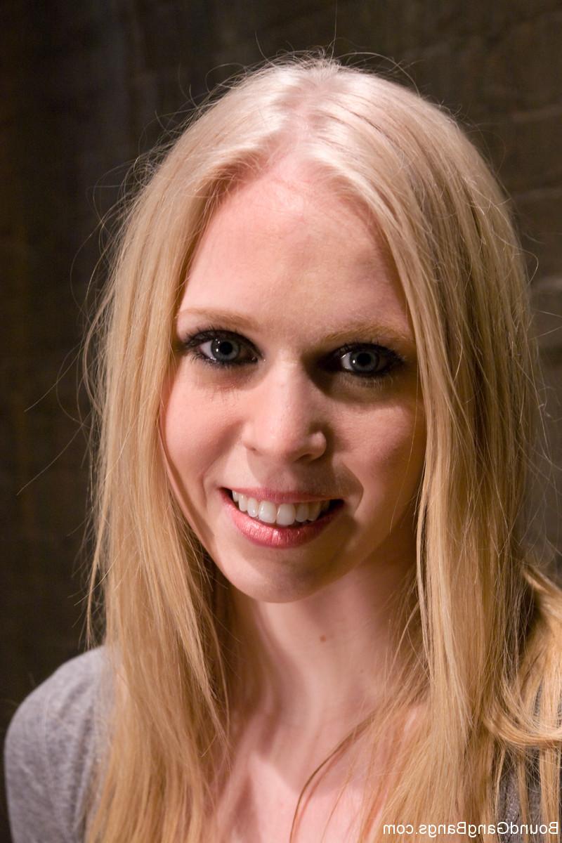 20P In diesem unglaublichen Testshooting von Prinzessin Donna von Wired Pussy, langjähriger Kink