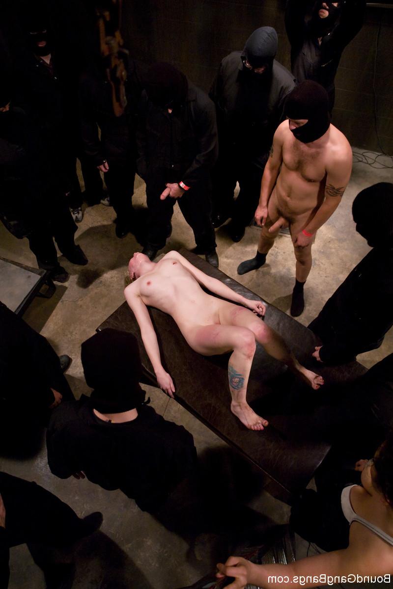 20P In diesem unglaublichen Testshooting von Prinzessin Donna von Wired Pussy, langjähriger Kink