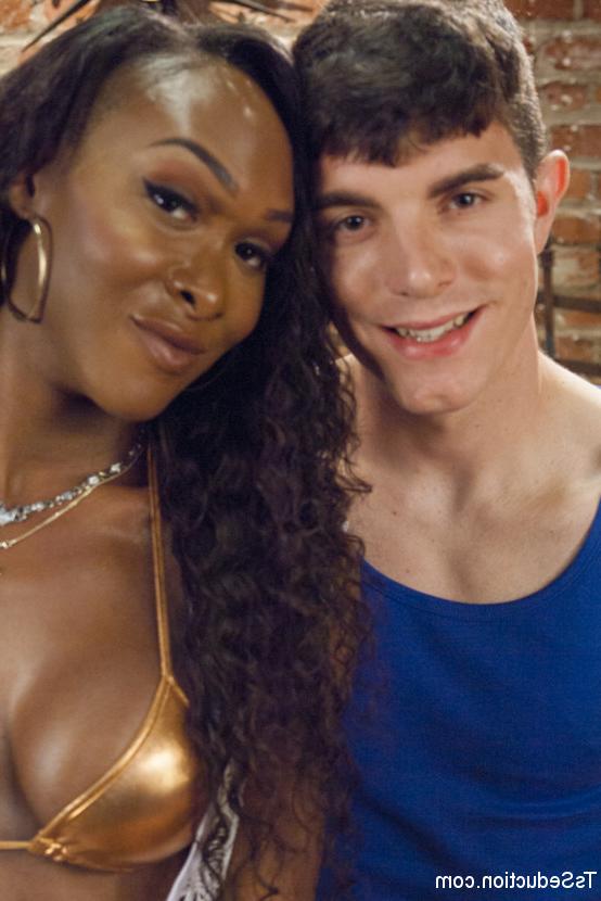 15P The Date His First Time Discovering His GirlFriend has A HUGE COCK