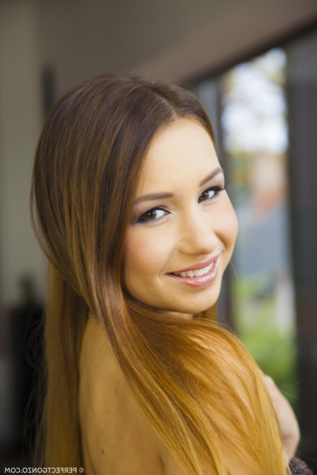 15P Cute dutch Taylor Sands is 21 years old and bra...