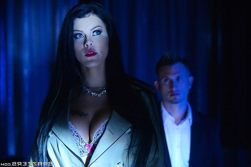 15P Pornstar Peta Jensen fulfilling her deepest anal desire
