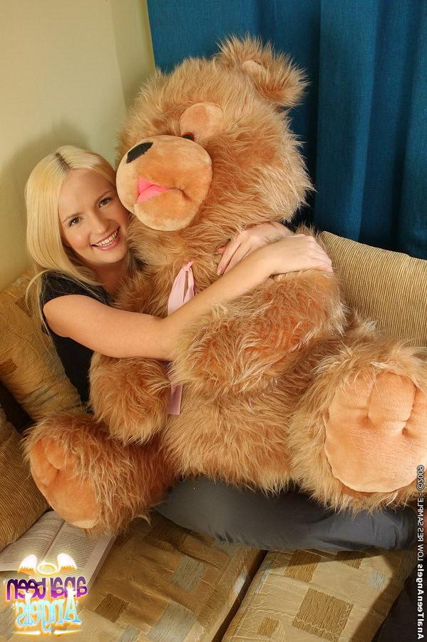 16P Teen blonde Brittany gets anal fucked by huge hard cock