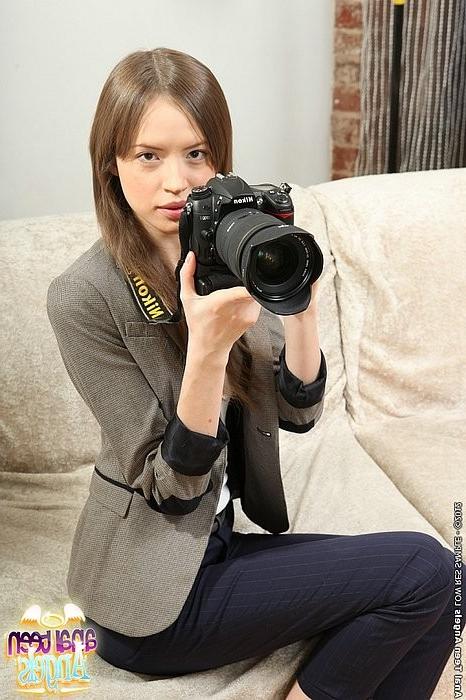 16P Sindey petite amateur fotographer gets ass fucked with cumshot