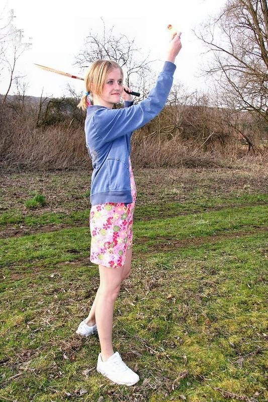 16P A smoking teenager screwing her horny boyfriend outdoors