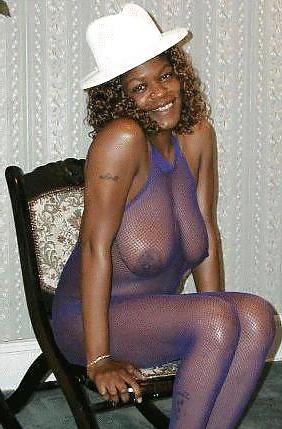 25P Pretty Black Milf Tits