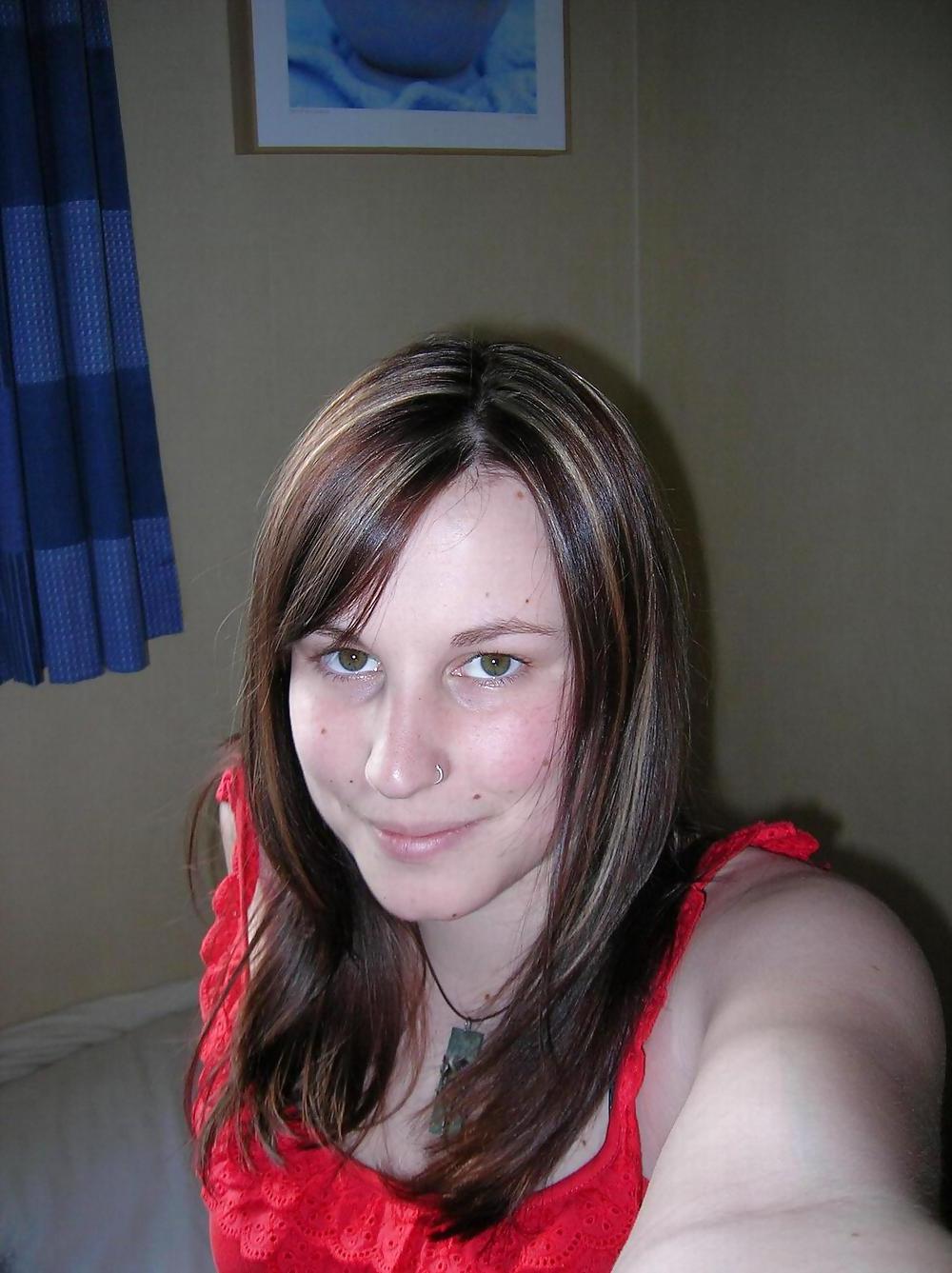 20P BUSTY REDHEAD GIRLFRIEND