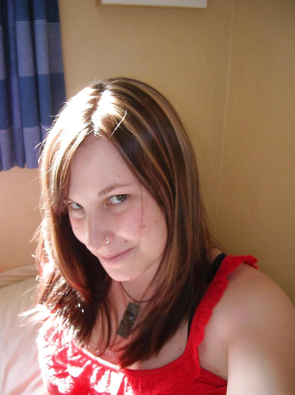 20P BUSTY REDHEAD GIRLFRIEND