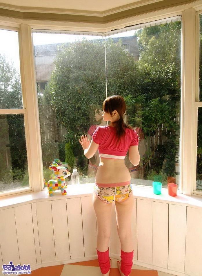 15P Big boobed japanese model Nami Ogawa showing pussy