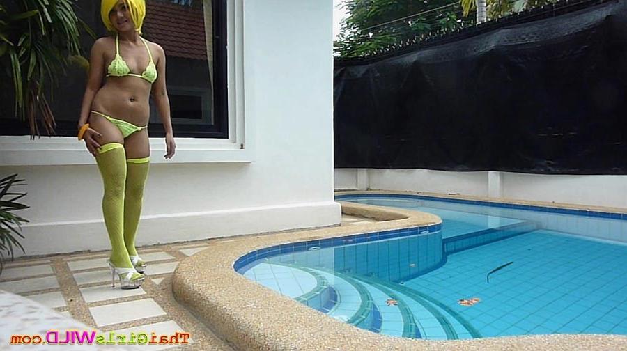 16P Thai cutie gets naked by the pool side