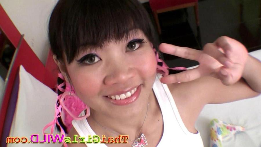 16P Super cute thai gf sucks cock and gets a cum filled pussy