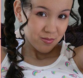 12P A horny teen want to masturbate on the bamboo