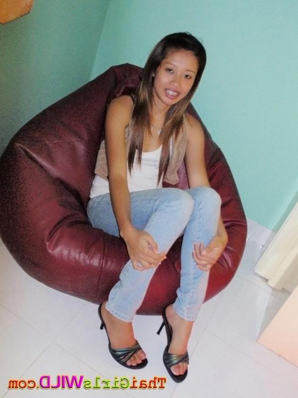 7P Watch this hot braces teen suck dick and fuck then take cum in the mouth