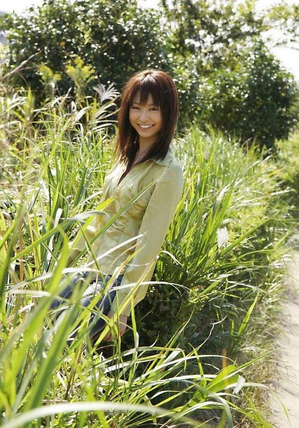 16P Japanese teen Hara Sarasa poses in bikini outdoors