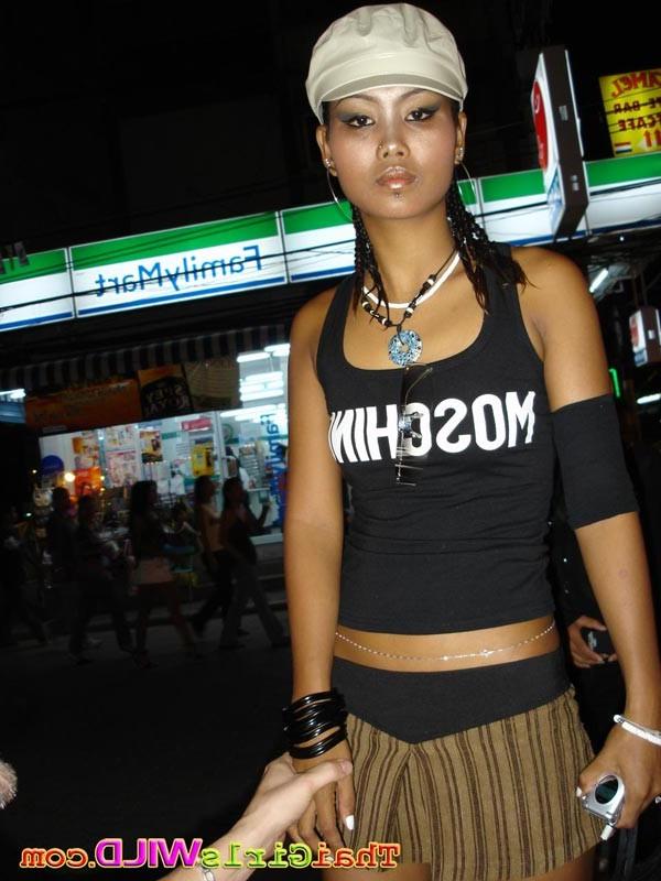 16P SExy Thai teen comes home and takes a hot bubble bath