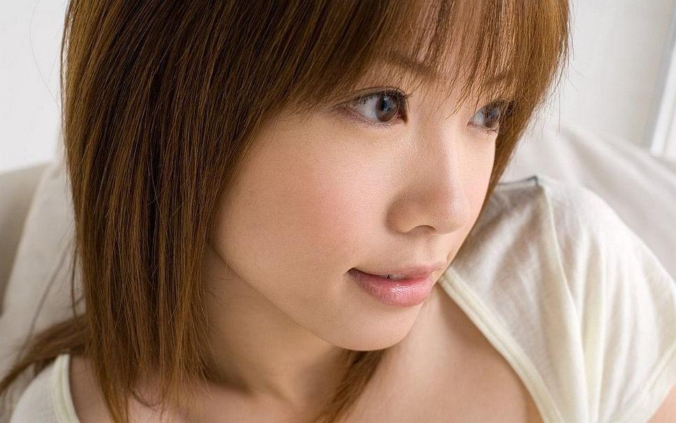 15P Asian cutie Reika Shiina showing pussy and titties