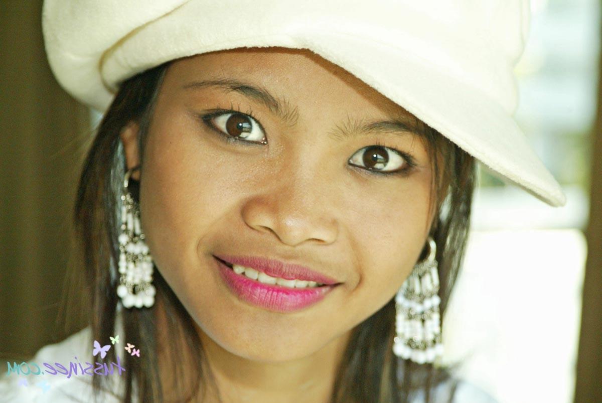 16P Thai teen girl wearing hat
