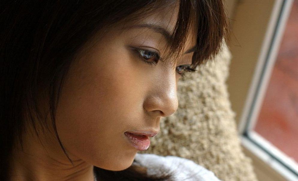 15P Japanese Rin Suzuka posing in panties showing tits