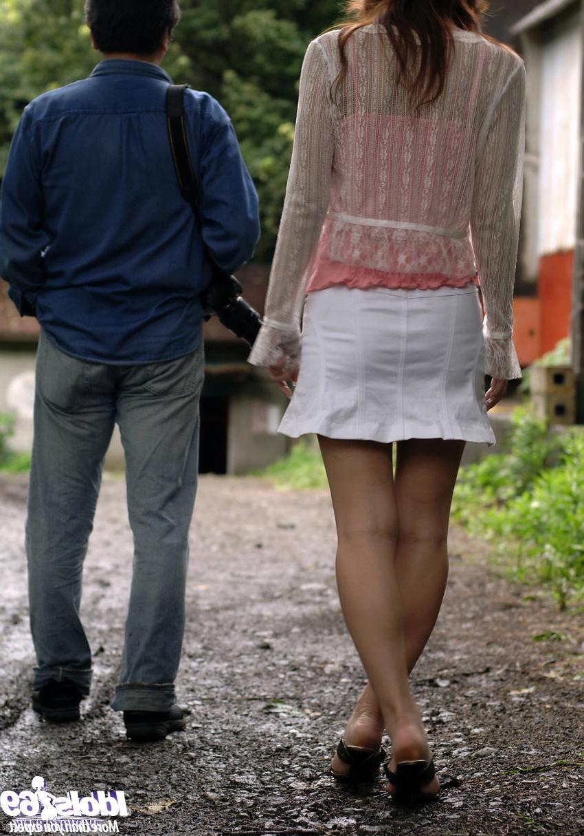 16P Japanese girl outside