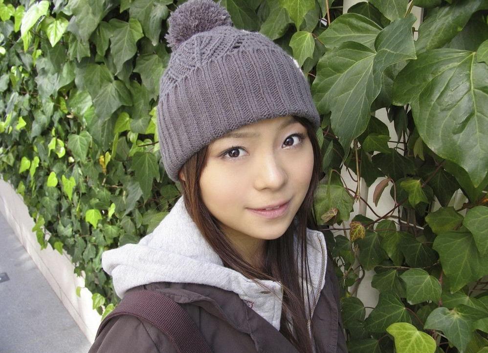 15P Japanese teen Nori in hardcore sex acts on a penis