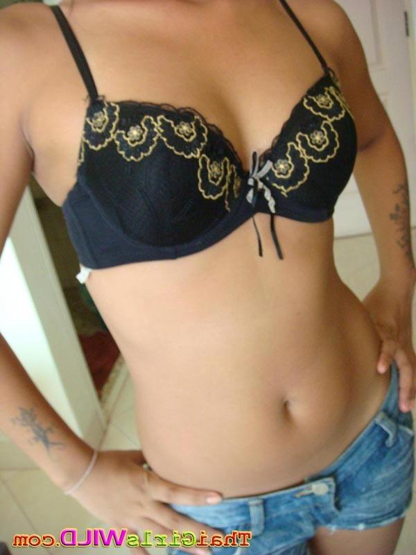 16P Beautiful Thai amateur Ouy strips and has sex then gets a facial