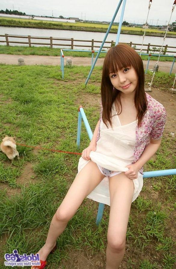 15P Busty japanese idol Ai Takeuchi poses showin pussy