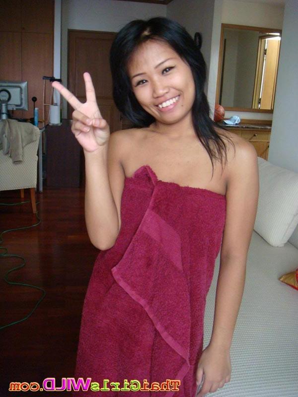 16P Super cute Bibi smiles and shows off her fine body