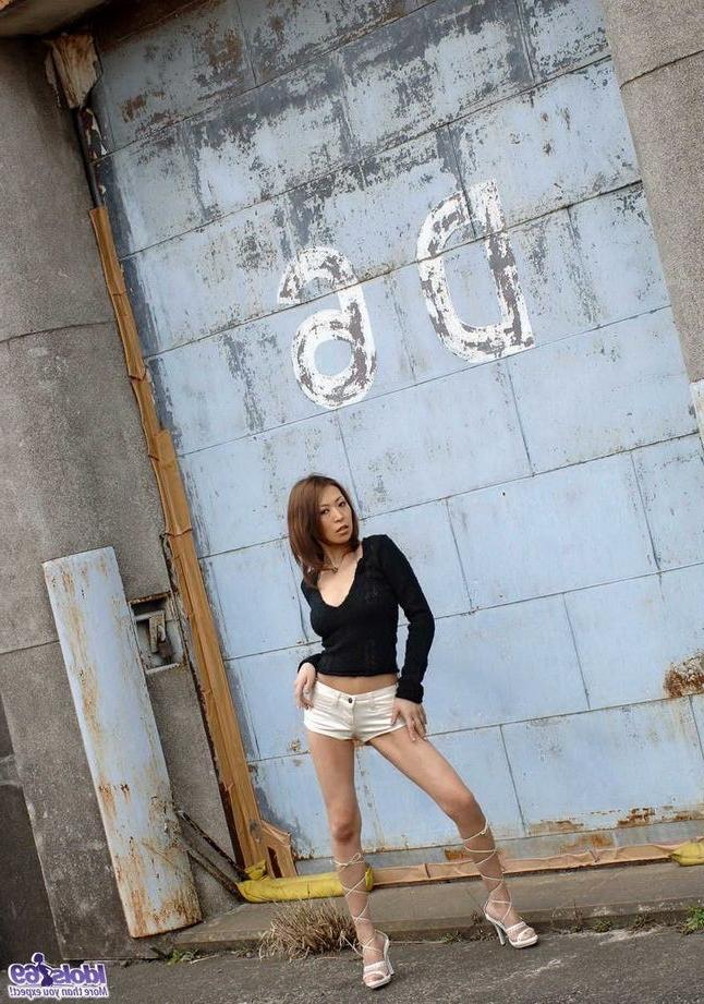 15P Japanese Jun Kusanagi has perfect body showing ass