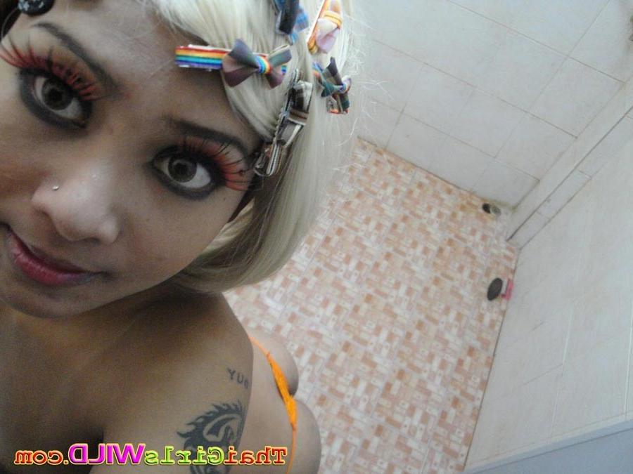 16P Sexy Thai teen named Ouy poses and shows off her hot body