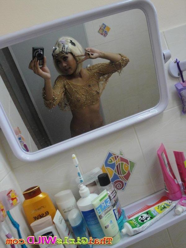 16P Sexy Thai teen named Ouy poses and shows off her hot body