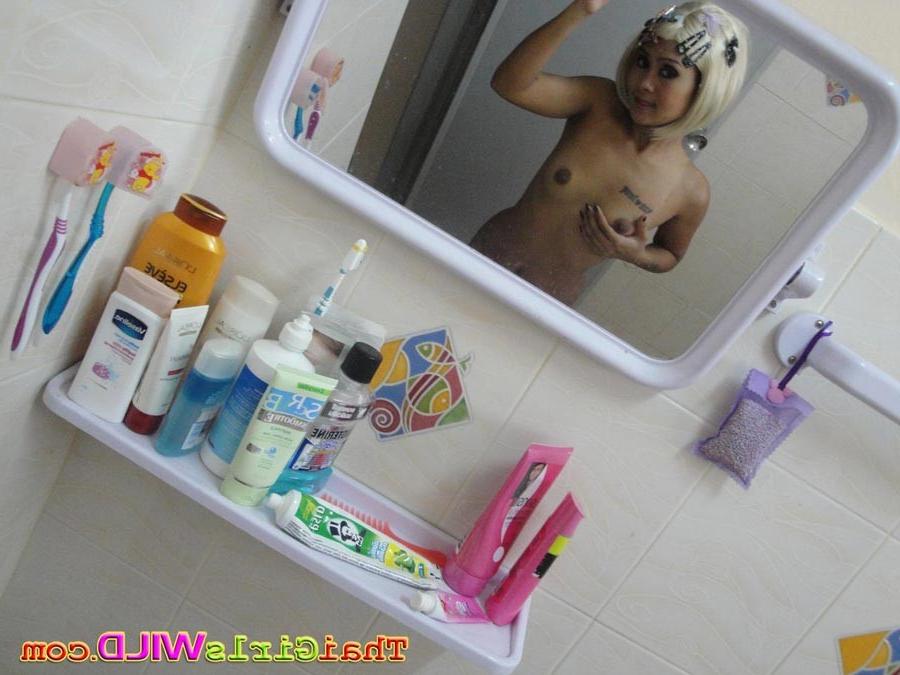 16P Sexy Thai teen named Ouy poses and shows off her hot body