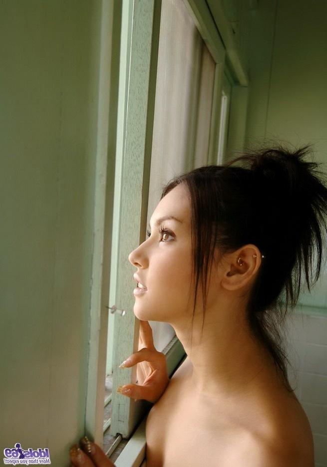 15P Japanese model Maria Ozawa in bikini shows titties