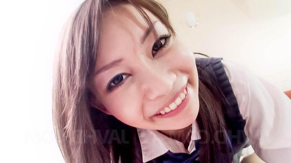 12P Real Japanese girls in blowjob action