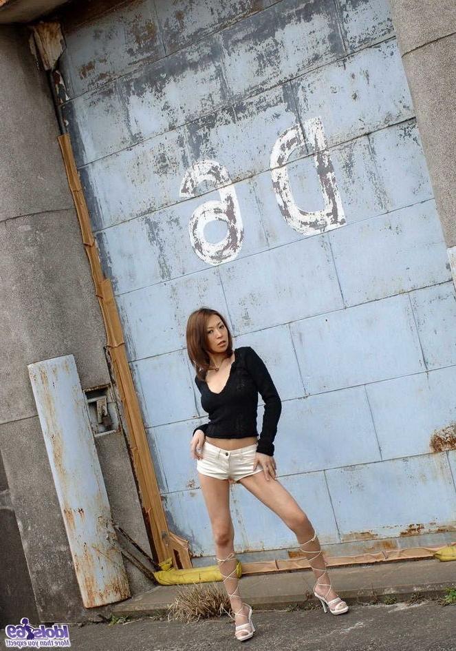 15P Japanese cutie Jun Kusanagi showing tits and pussy