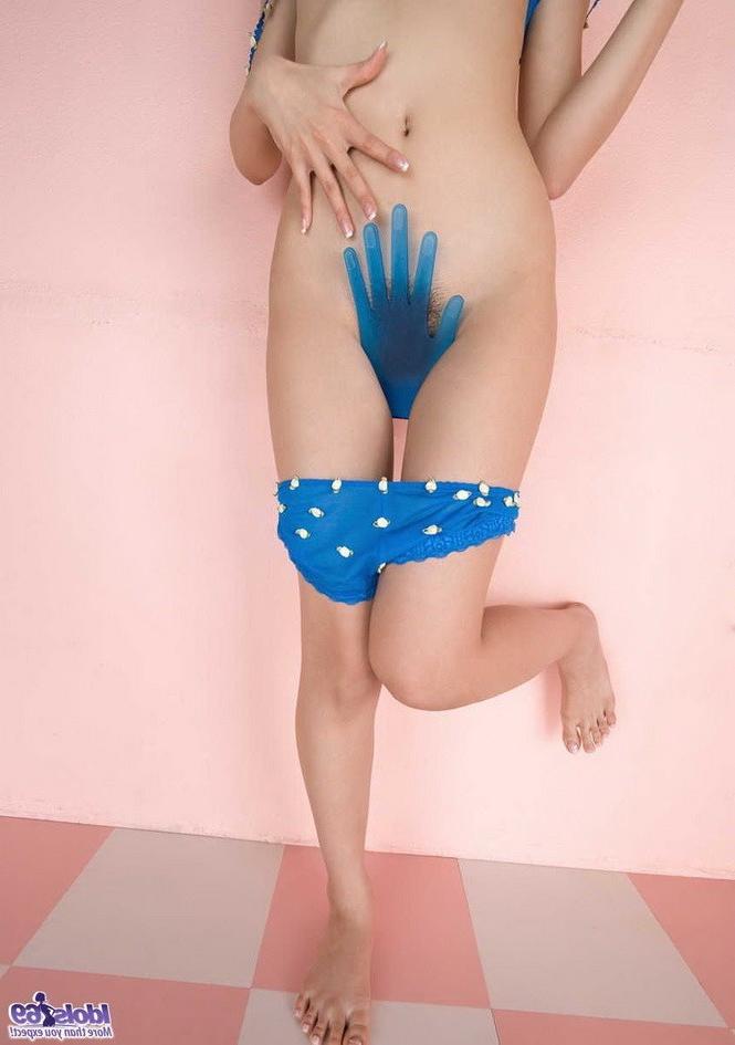 16P Japanese cutie Kotone Aisaki in bikini showin body