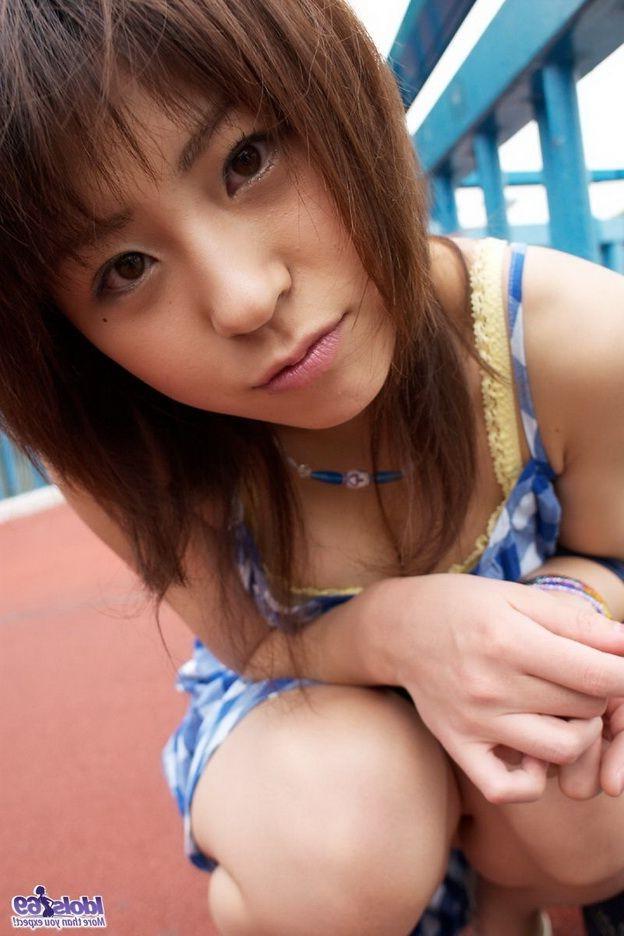 15P Japanese babe Haruka Tsukino in thongs showing ass