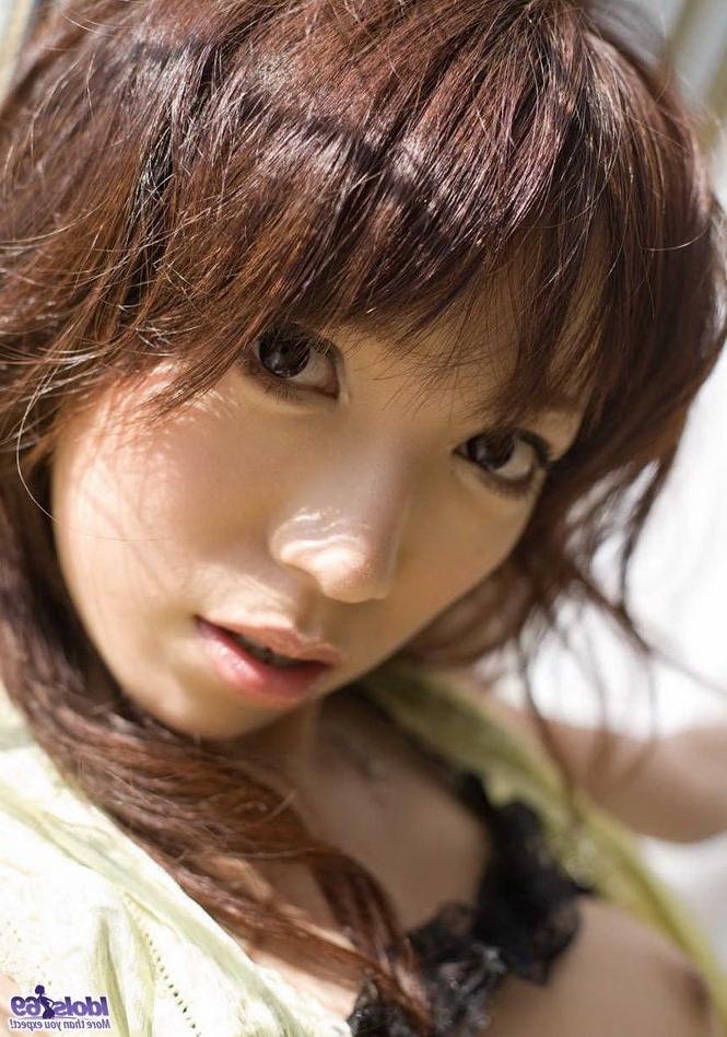 15P Naughty japanese Kanako Tsuchiya poses showing ass