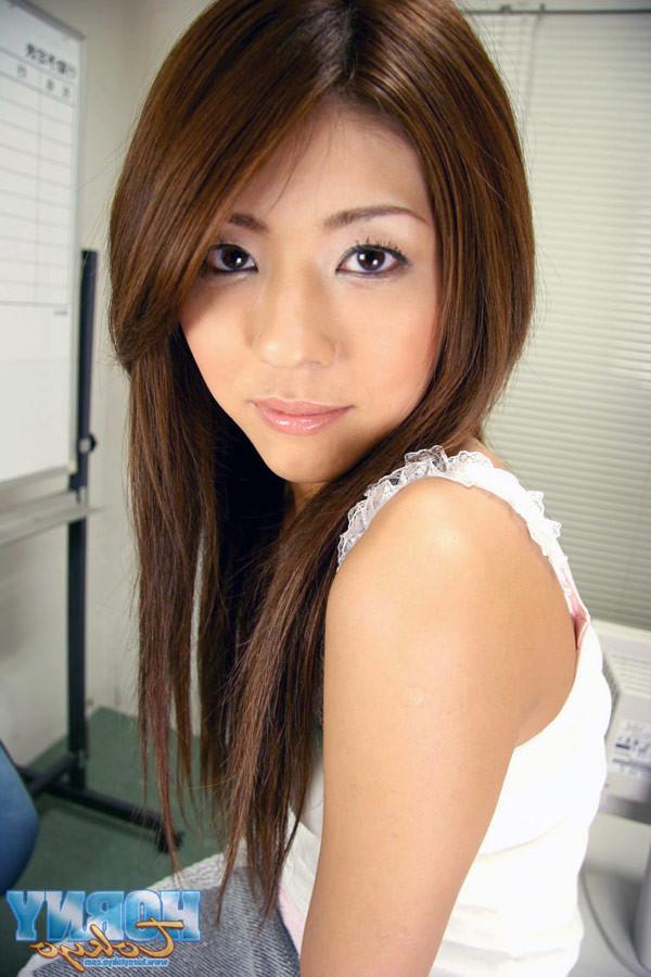 16P Hot Japanese secretary Yuna Momose
