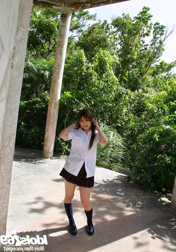 16P Japanese schoolgirl removes uniform