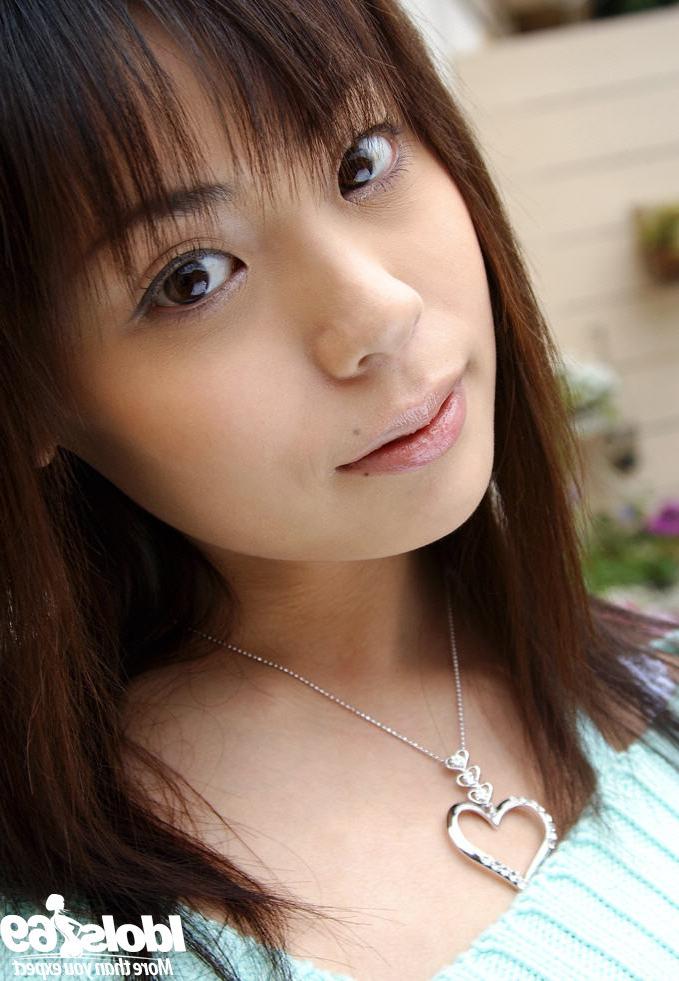 16P Japanese girl flashing undies