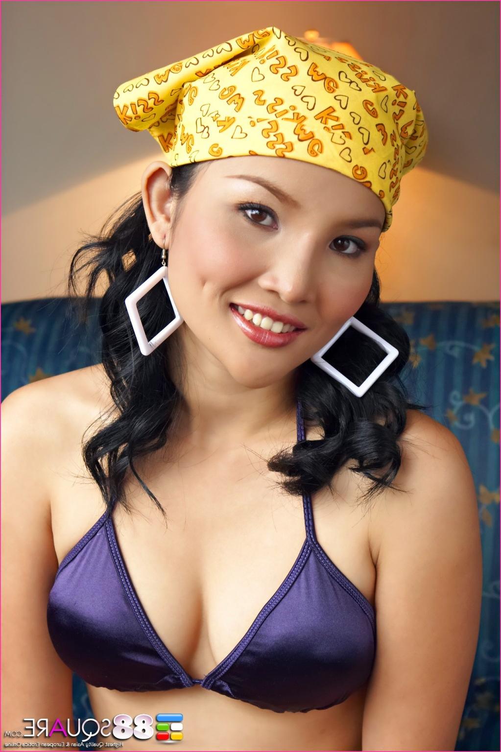 16P Saiko Kurosawa Shows Off her Sexy Biker Side