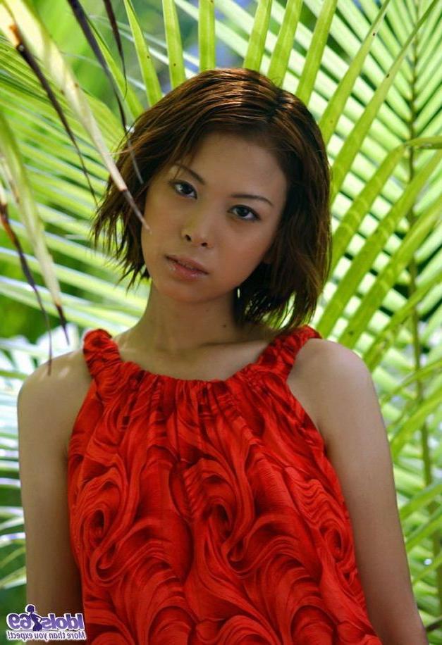 15P Asian chick Minami Aikawa shows hot tits and pussy
