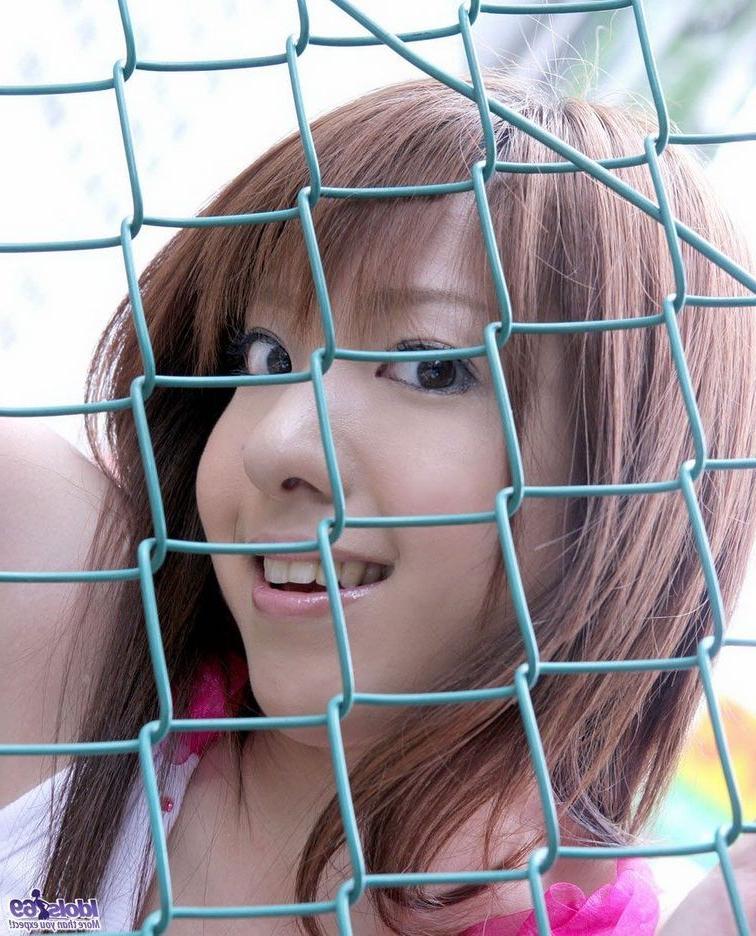 15P Yuuna cute japanese idol posing outdoors shows ass