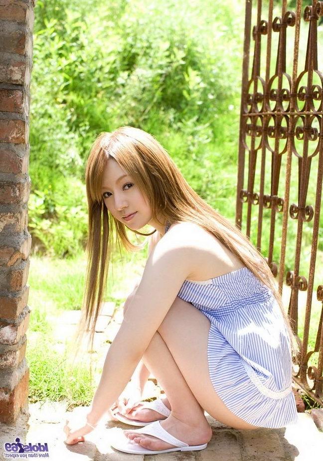 15P Japanese teen Ria Sakurai shows her tits and pussy