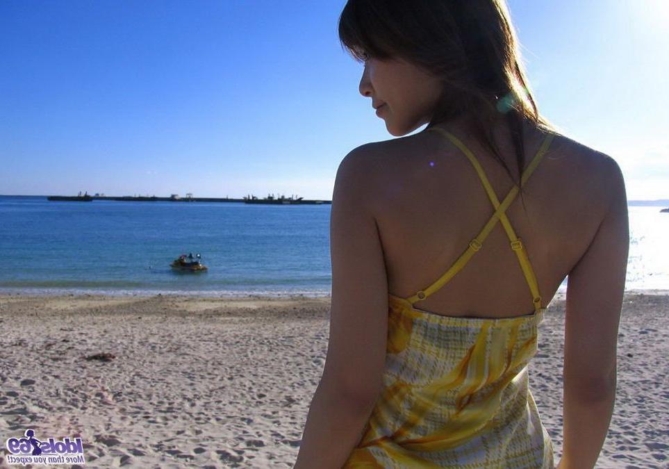 15P Japanese cutie Yua Aida shows sweet tits and pussy