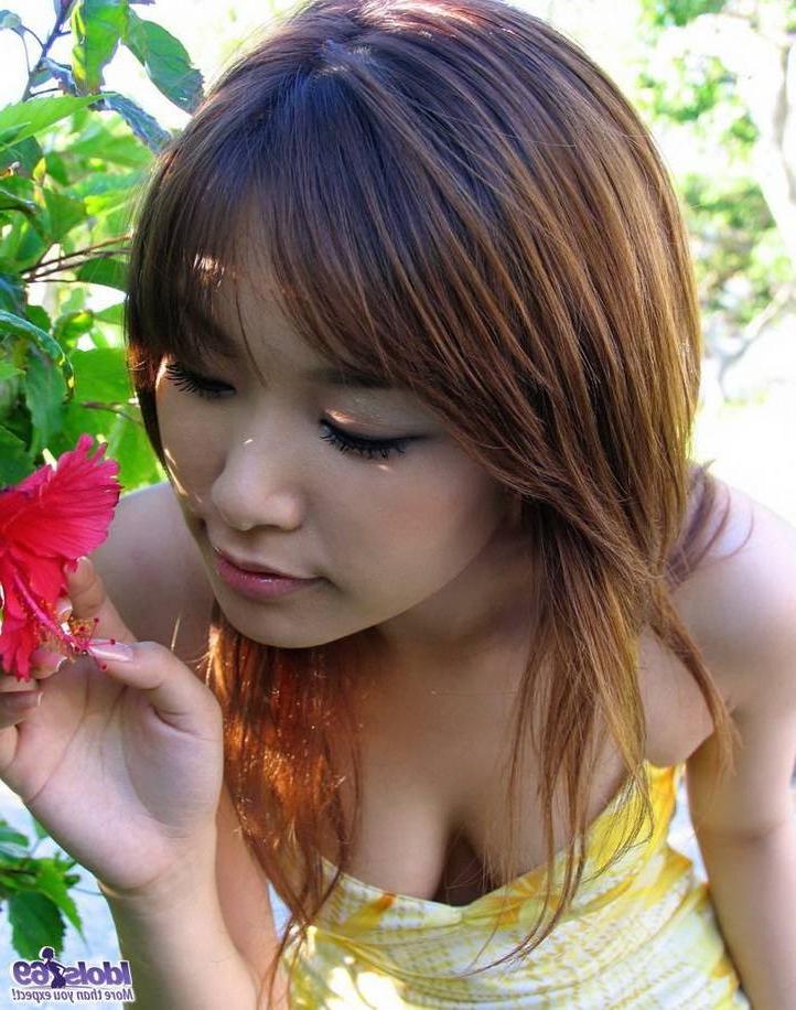 15P Japanese cutie Yua Aida shows sweet tits and pussy