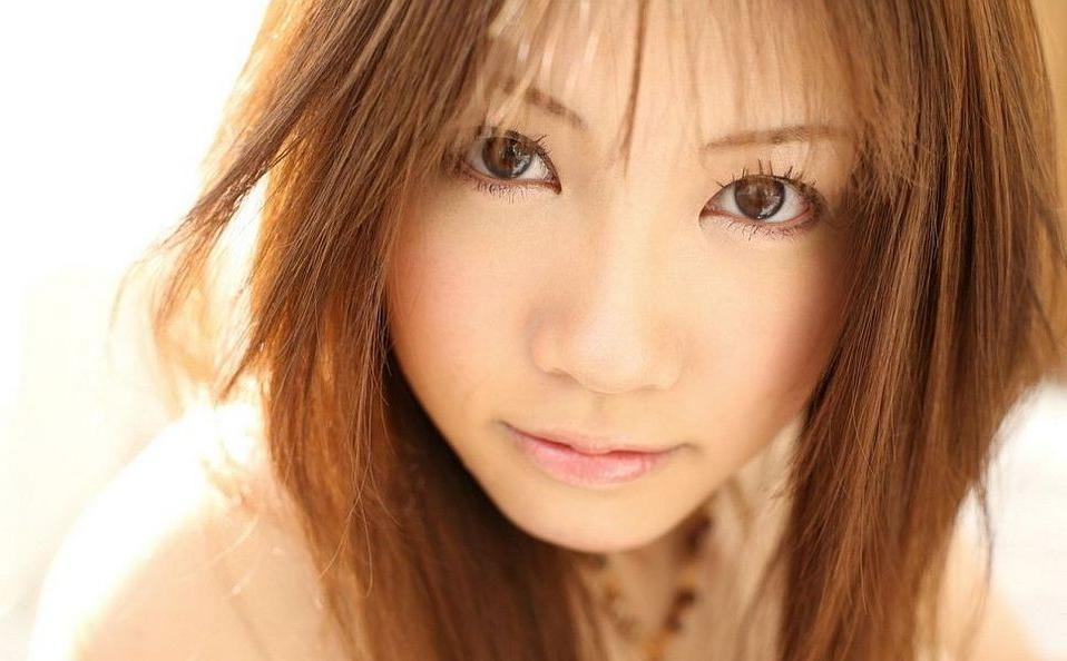15P Japanese teen Reika Shiina shows pussy and hot ass