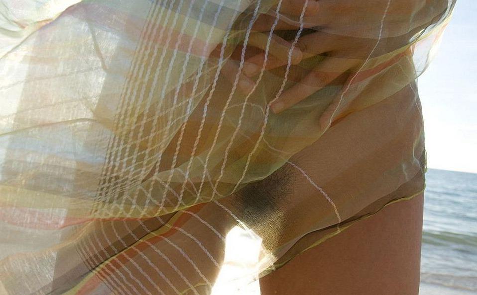 15P Japanese idol Mari Misaki shows her perfect tits and pussy
