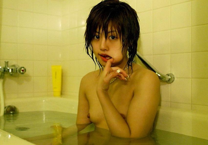 15P Hitomi Hayasaka asian teen takes bath and shows her tits