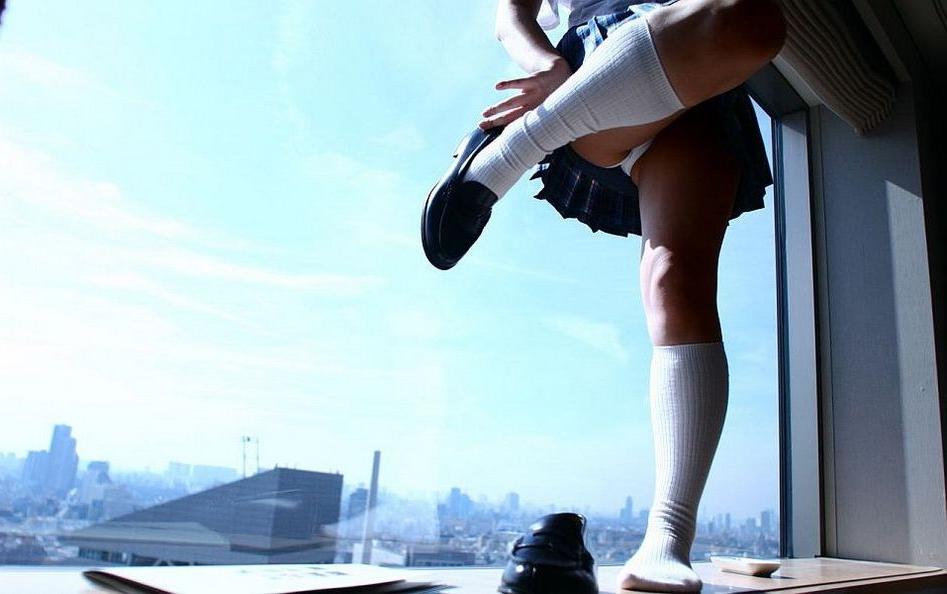 15P Hina Tachibana japanese schoolgirl showing body